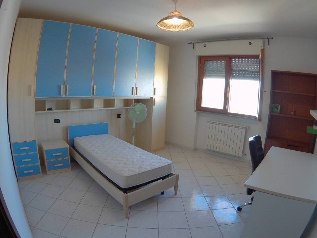 Stanza singola via montenerodomo 17, chieti