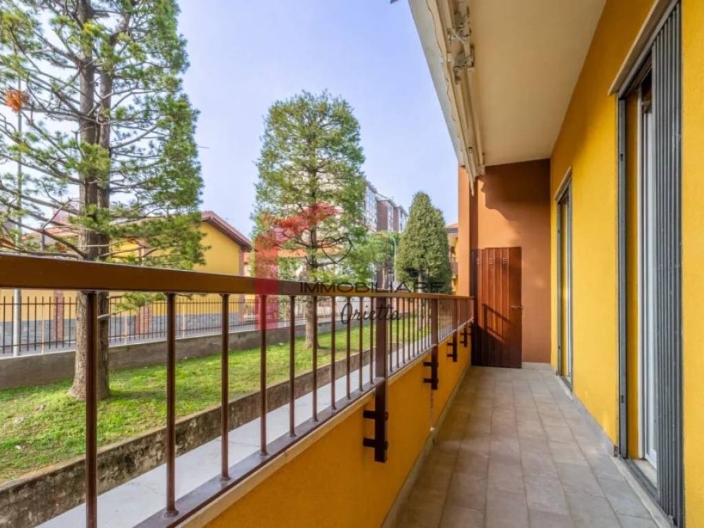 Rent Apartment Corbetta. 3room flat in via Alfonso La Marmora 4. Good condition, mezzanine