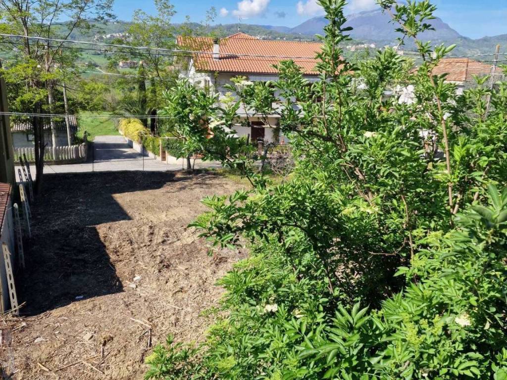 terreno adiacente per  piscina