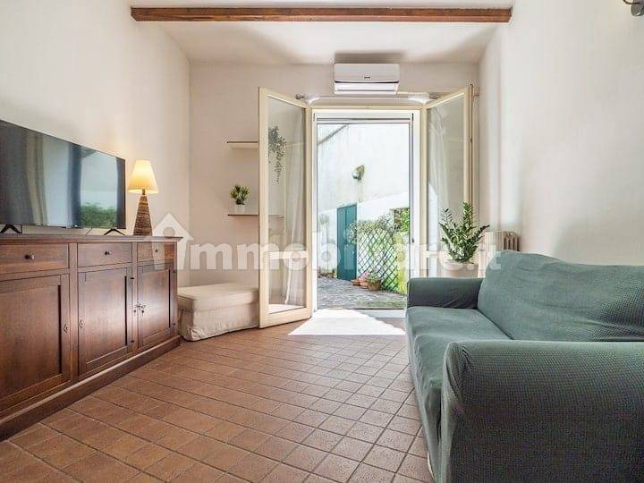 Rent Apartment Ferrara. 2room flat in via Giuseppe Mazzini. Excellent