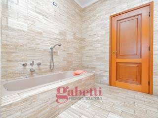 bagno padronale Travertino