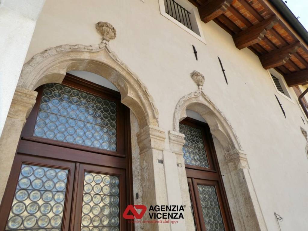 palazzo storico vendesi a vicenza centro