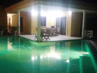 piscina notte.jpg