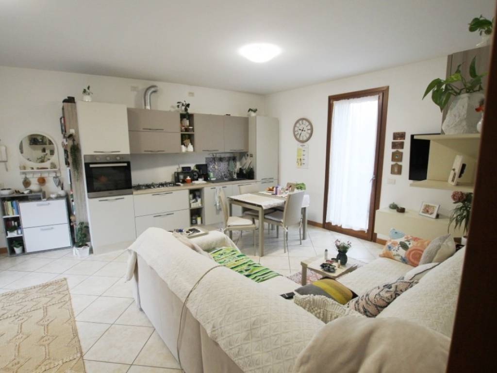 Sale Apartment Padua. 2room flat in via Luigi Strazzabosco. Excellent