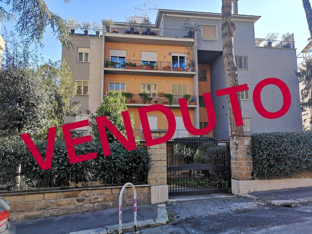 Vendita Appartamento Roma. Quadrilocale in via Quinto Fabio Pittore, 28