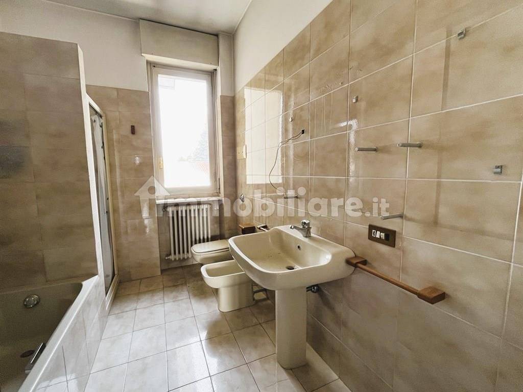 Bagno 3 locali 2° piano