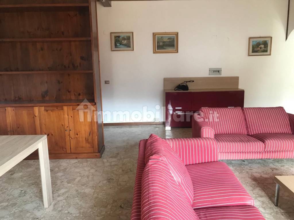 Rent Apartment Frosinone. 3room flat in via Aldo Moro 3. Good