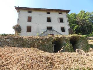 Casa colonica singola in vendita a Lucca (13).JPG