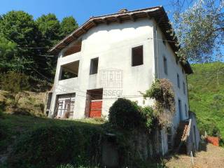 Casa colonica singola in vendita a Lucca (21).JPG