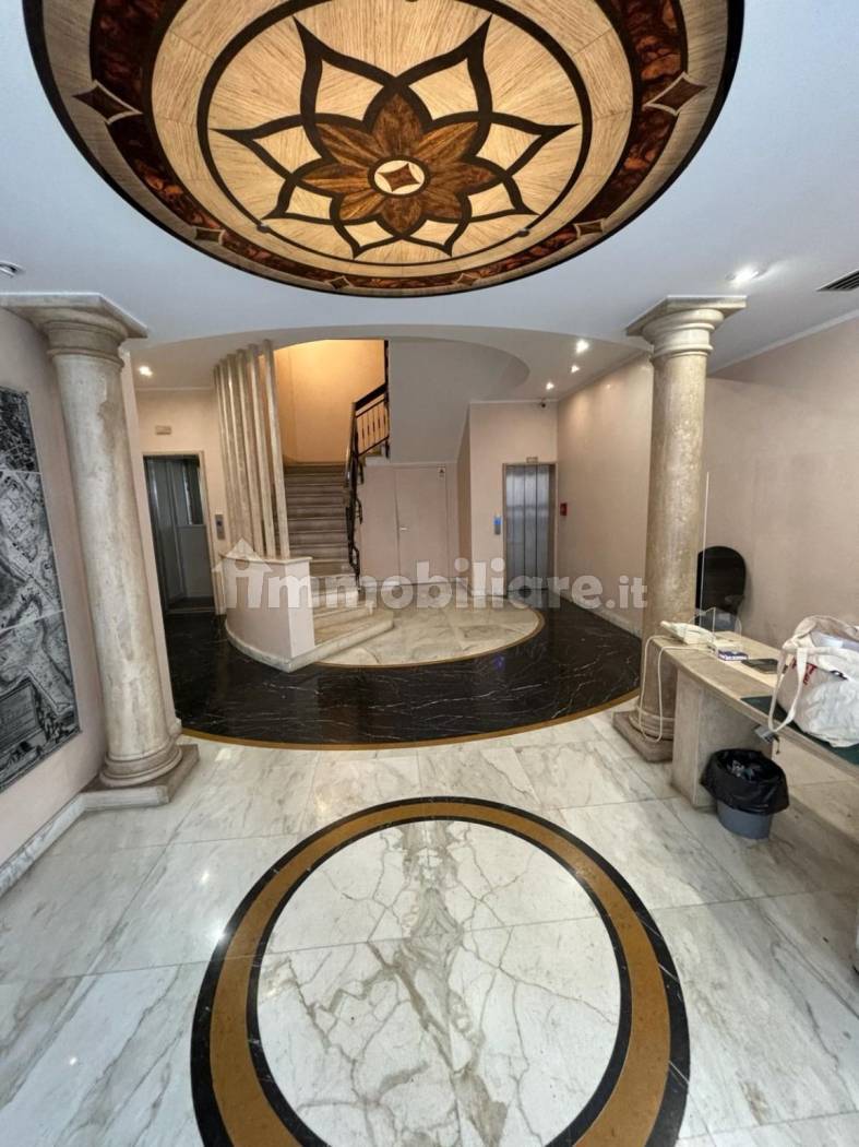 Palazzo - Edificio in affitto a Roma