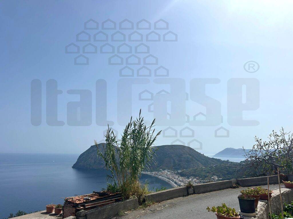 Vendita Villa Quadrilocale in Contrada Troffa Lipari