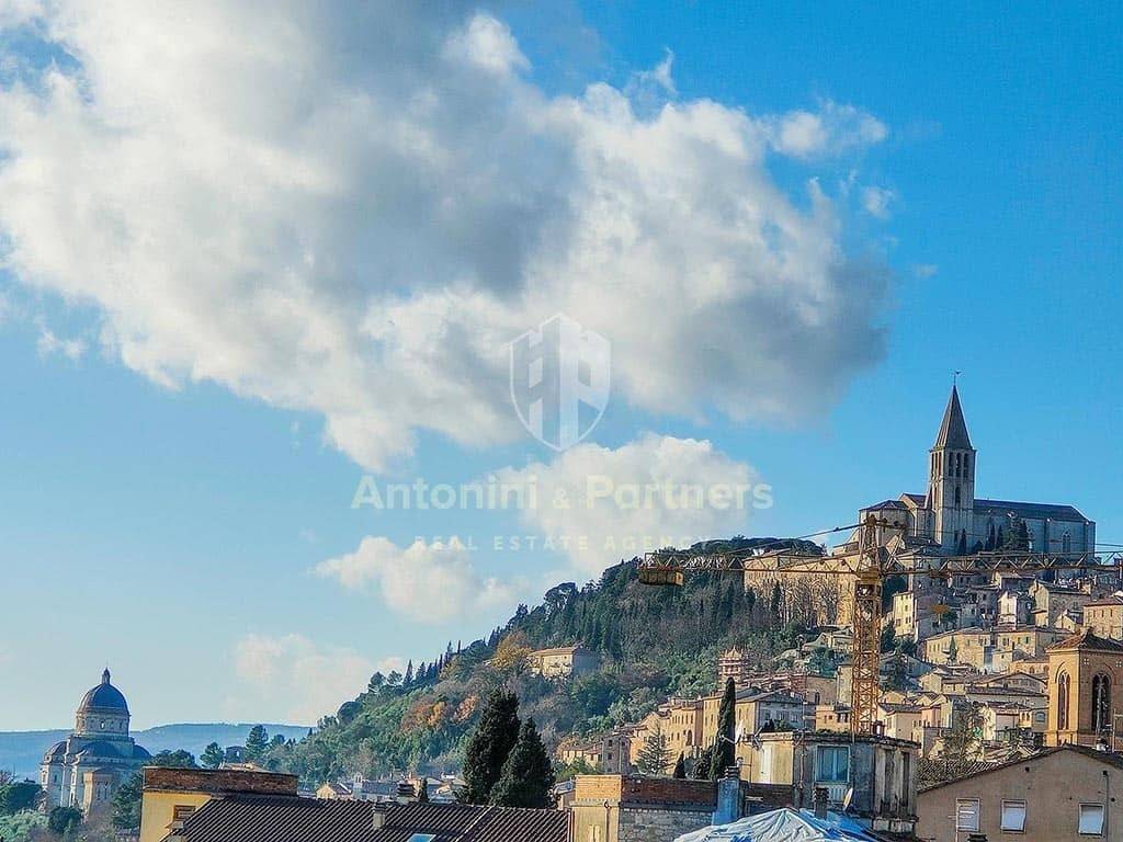 In-Vendita-elegante-attico-a-Todi-Umbria-La-torret