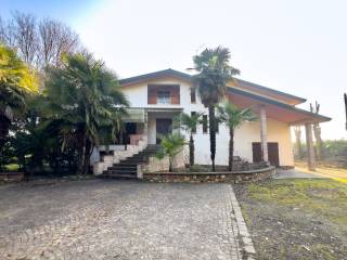 villa singola correzzola parco giardino  0