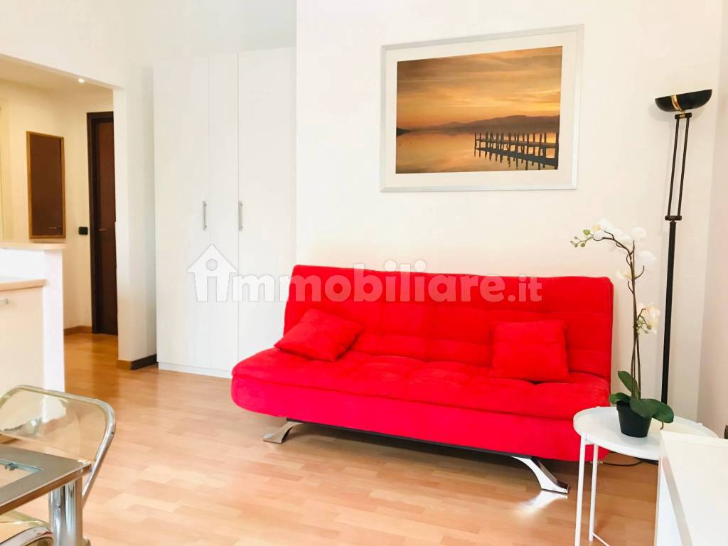Rent Apartment Milan. 2room flat in via Giuseppe Broggi 8. Excellent