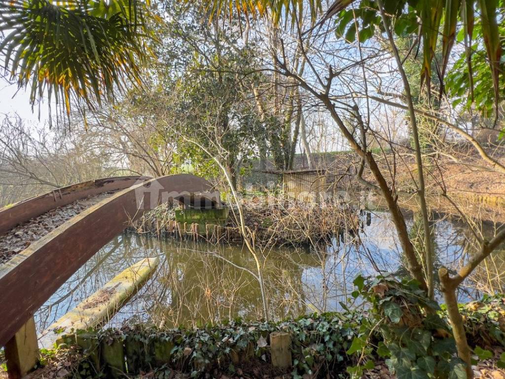 villa singola correzzola parco giardino  7