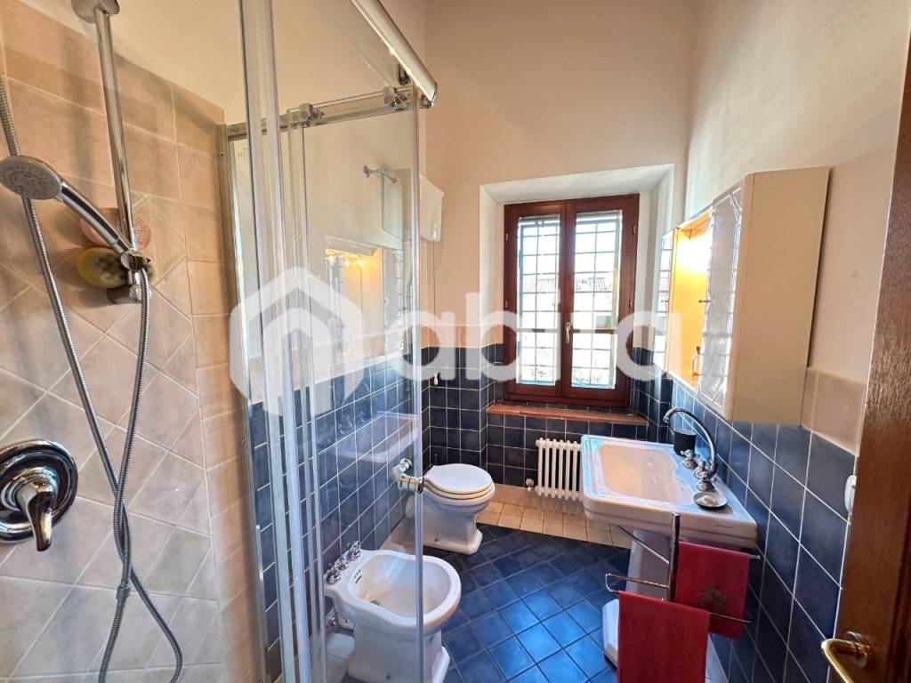 13 bagno finestrato