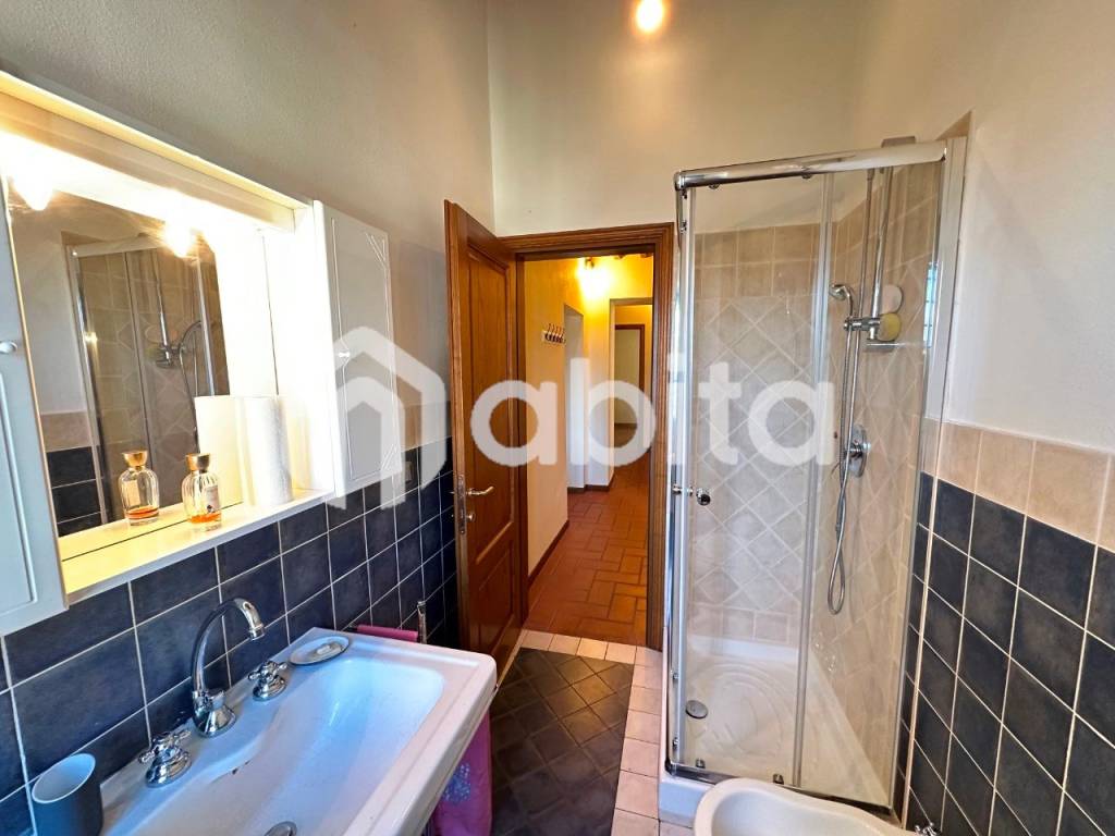 14 bagno finestrato