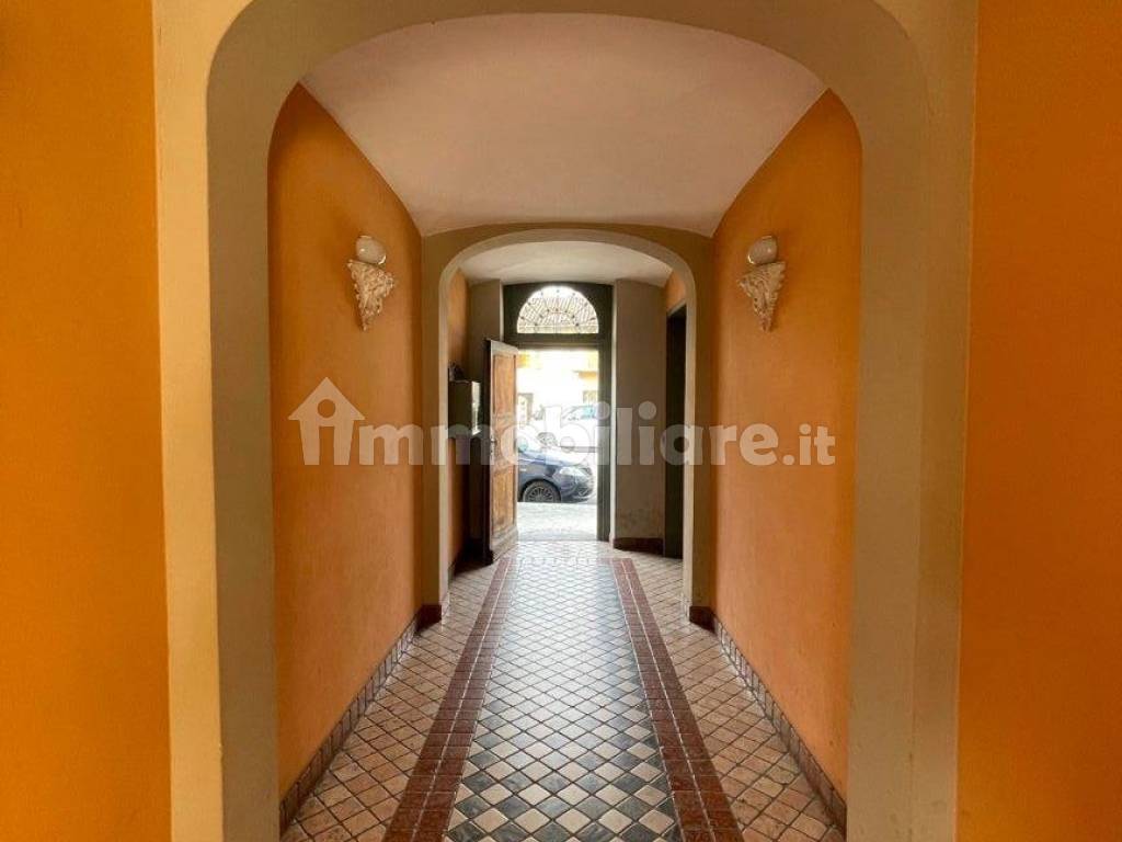 entrata interno cortile