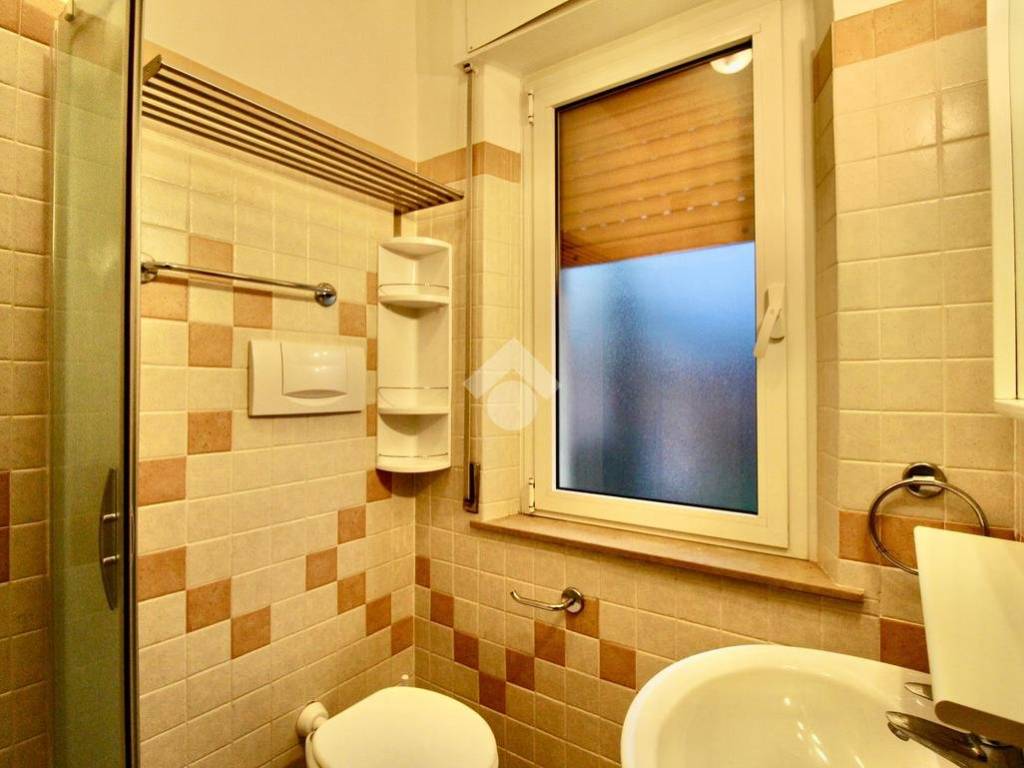 camera tripla con terrazzo - bagno