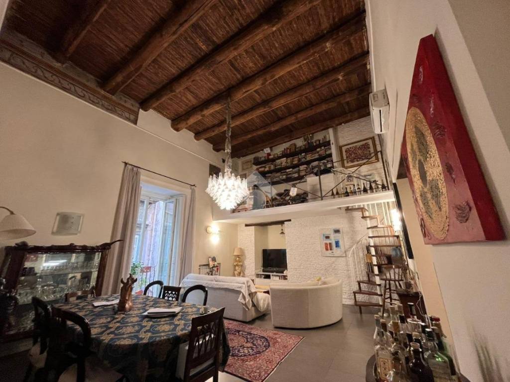 Vendita Appartamento in adiacente piazza Dante. Napoli. Ottimo stato ...