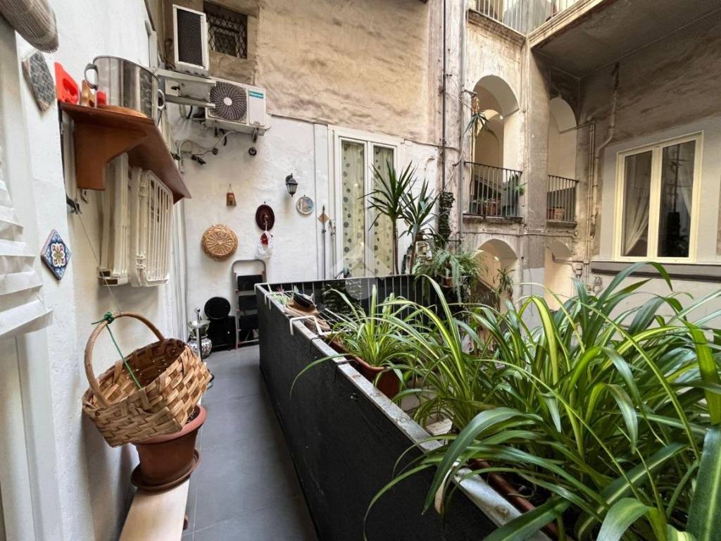 Vendita Appartamento in adiacente piazza Dante. Napoli. Ottimo stato ...