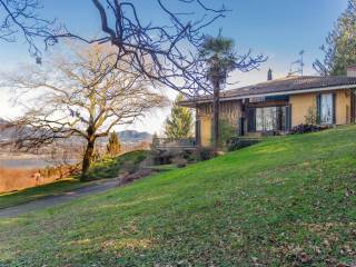 Foto - Vendita villa con giardino, Galliate Lombardo, Lago di Varese