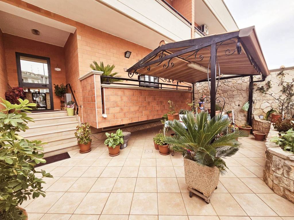 Vendita Villa unifamiliare in via Auricarro Palo del Colle. Buono stato,  posto auto, con terrazza, riscaldamento autonomo, 110 m², rif. 109835543