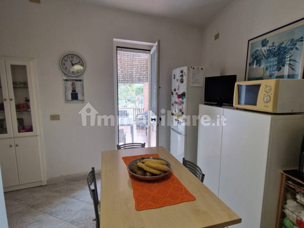 Vendita Villa unifamiliare in Lungomare Giovanni Caboto 24 Gaeta. Buono stato posto auto con terrazza riscaldamento autonomo 259 m rif. 109837055