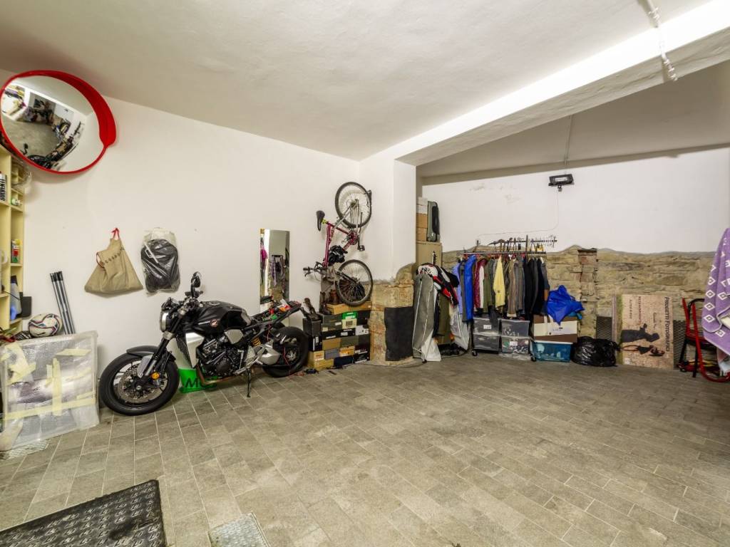 Garage in vendita a Le Cure