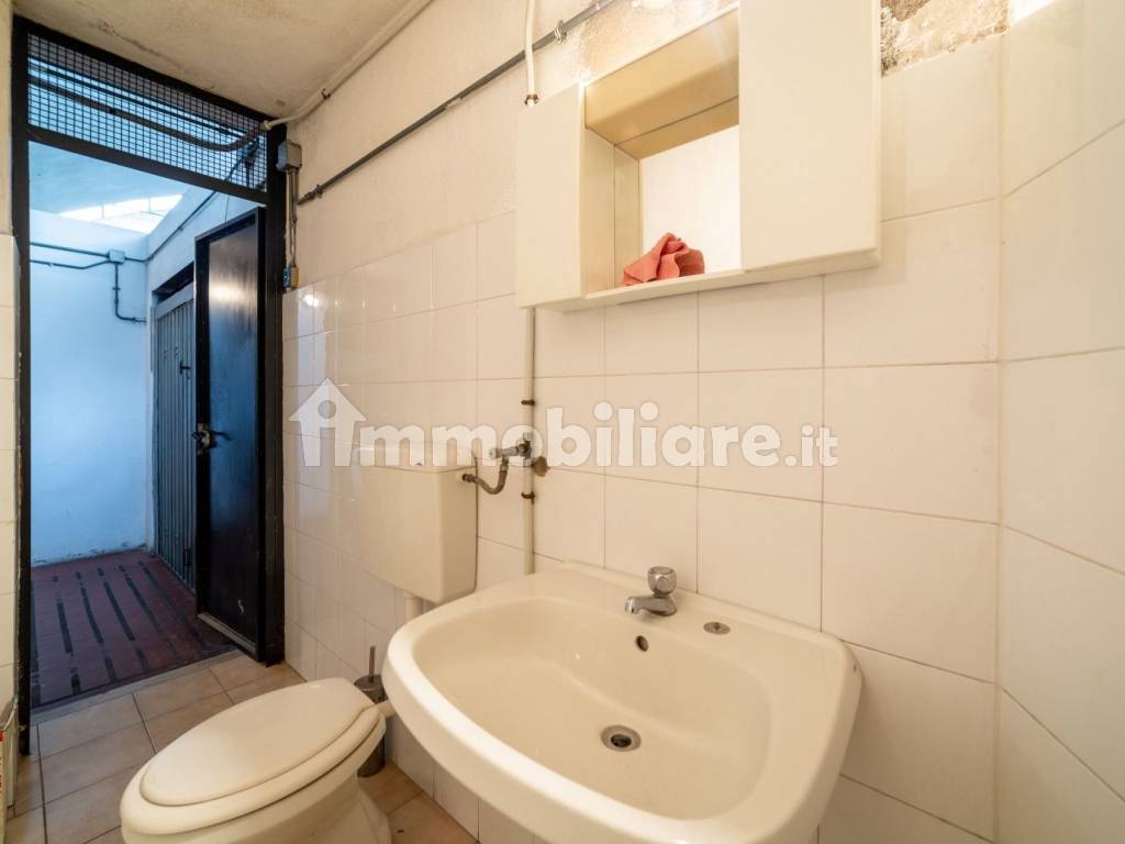 Garage in vendita a Le Cure - bagno