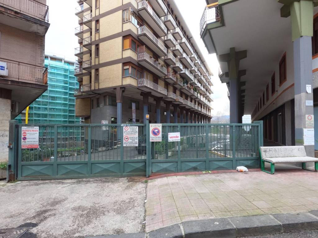 Garage - box via tagliamento, emanuele ii, c. colombo, morelli e silvati, avellino