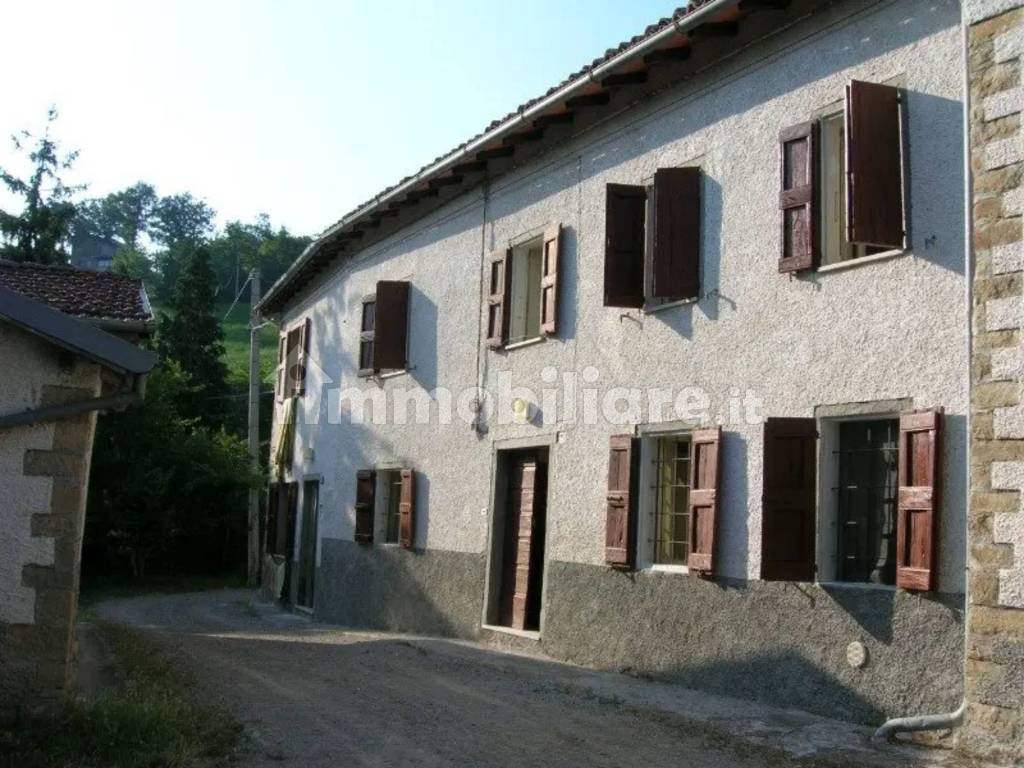 Villa unifamiliare via Fola, Castelnovo Ne' Monti