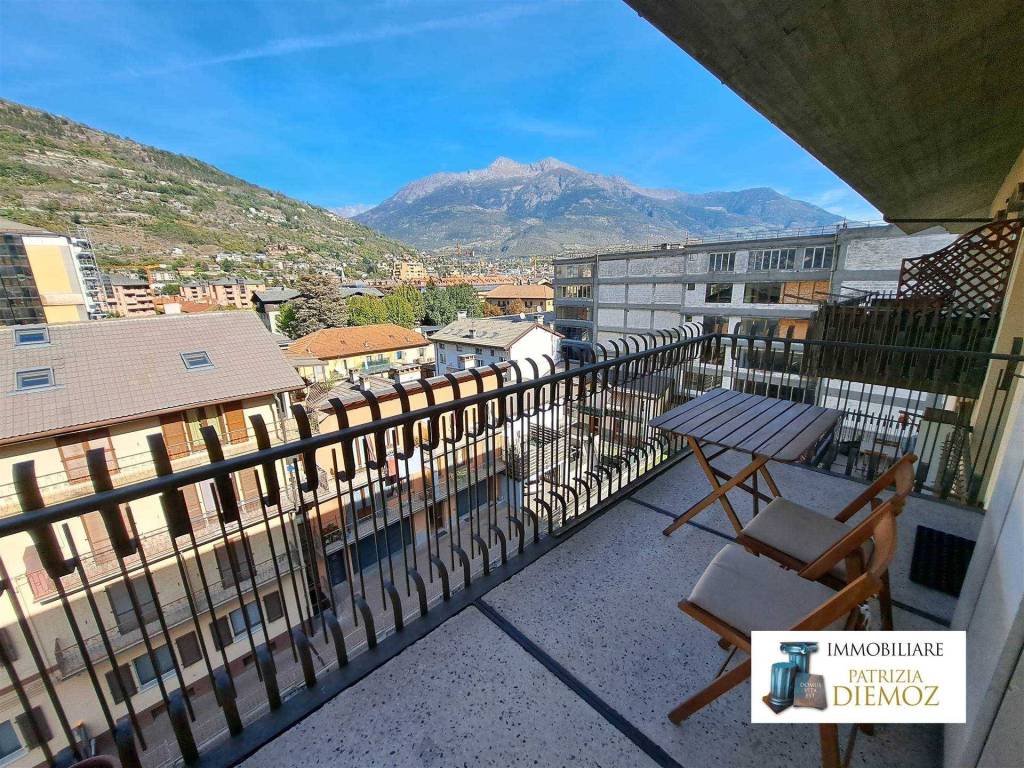 alloggio-aosta-centro-ultimo-piano-prestigio