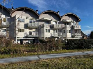 Ampio quadrilocale duplex con terrazza, balcone e giardino privato  - Foto 1