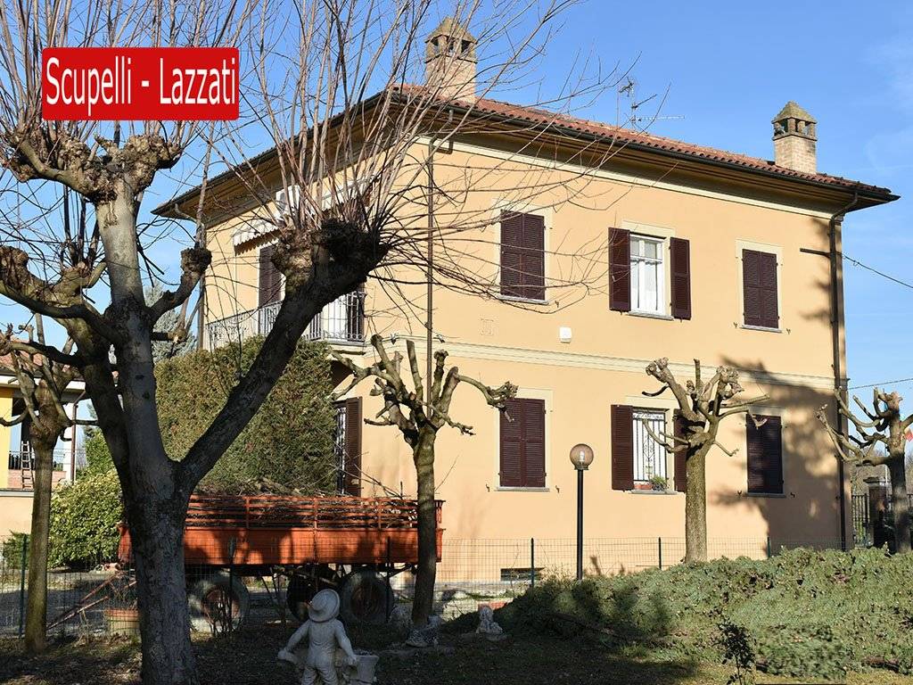 CASA INDIPENDENTE BIFAMIGLIARE A CASTEGGIO