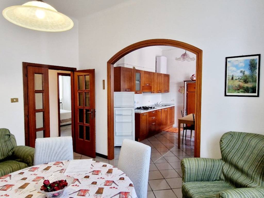 Soggiorno, cucina a vista