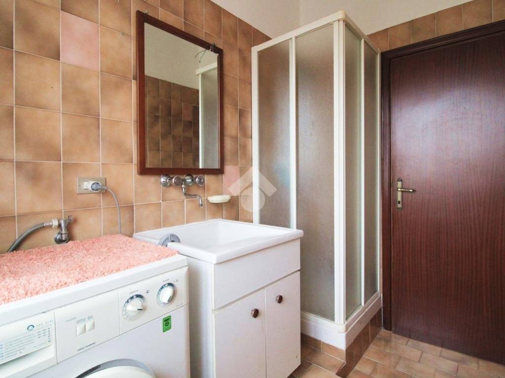 Secondo bagno primo piano