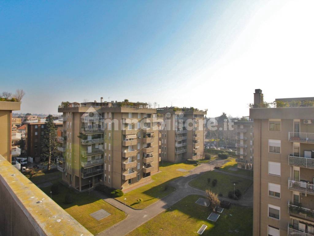 facciata interna e giardino condominiale