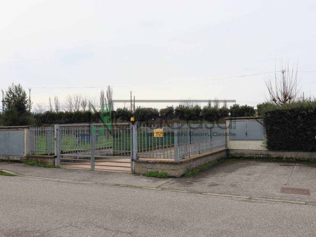 Garage - box via edmondo de amicis, centro, codogno