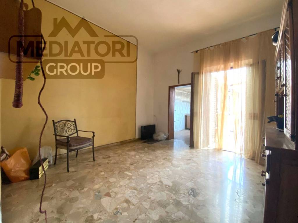 Vendita Appartamento in via Giuseppe Valentini. Prato. Buono stato