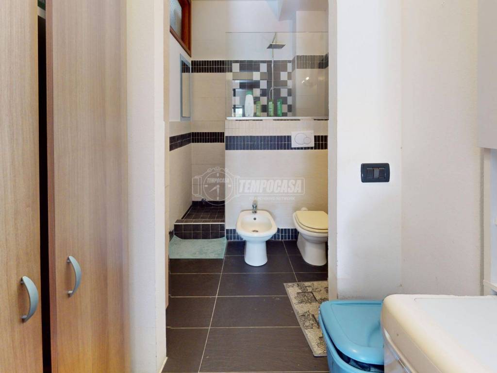 41-Via-Caraglio-Bathroom