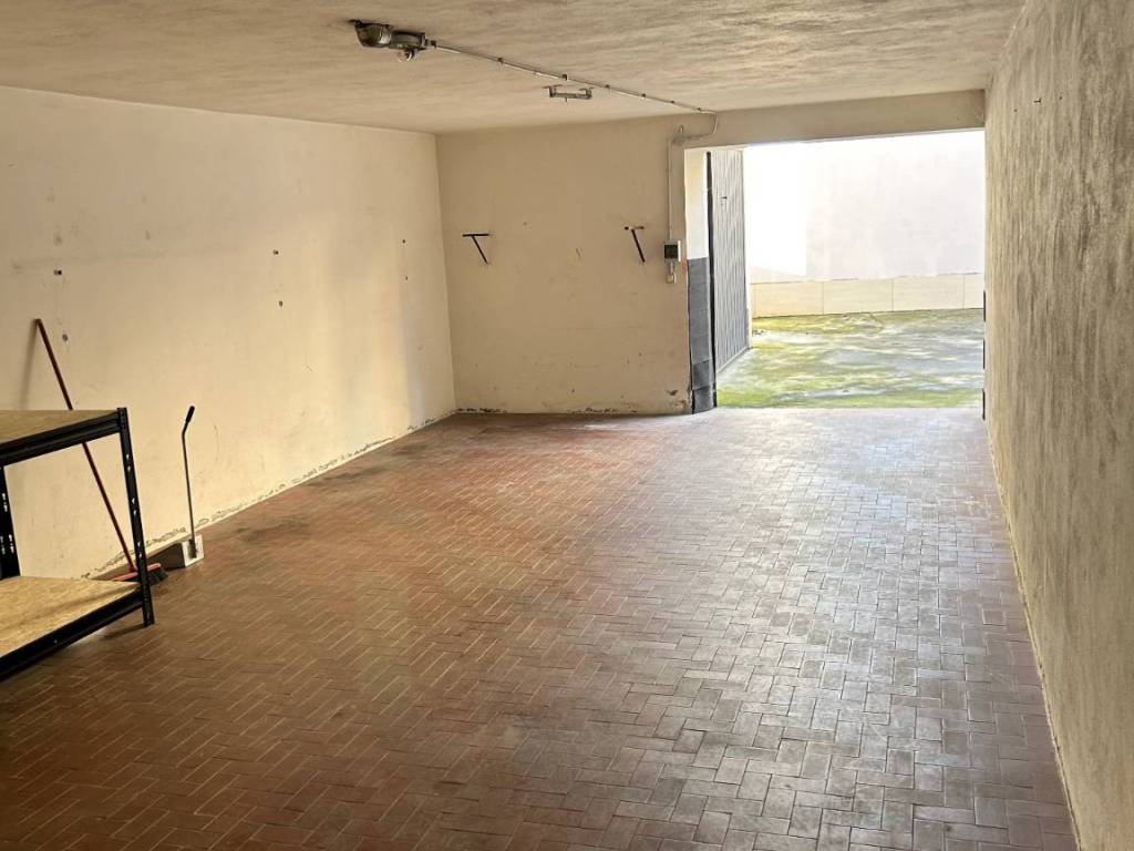Garage - box via ferruccio tansini 23, zona 2000, piacenza