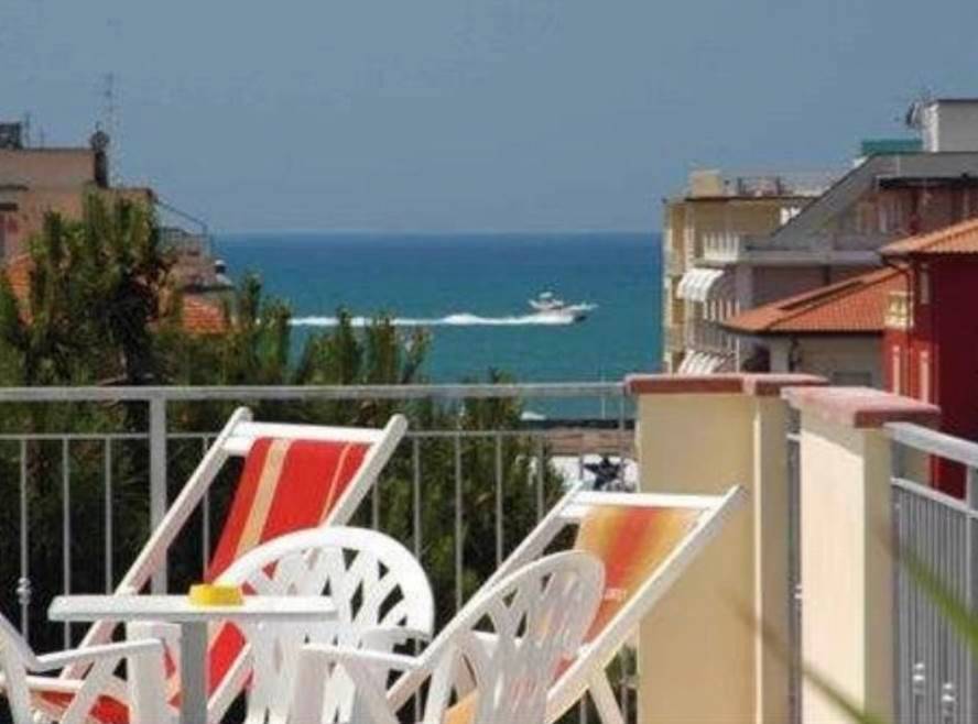 Hotel via francesco gasparini, lido di camaiore, camaiore