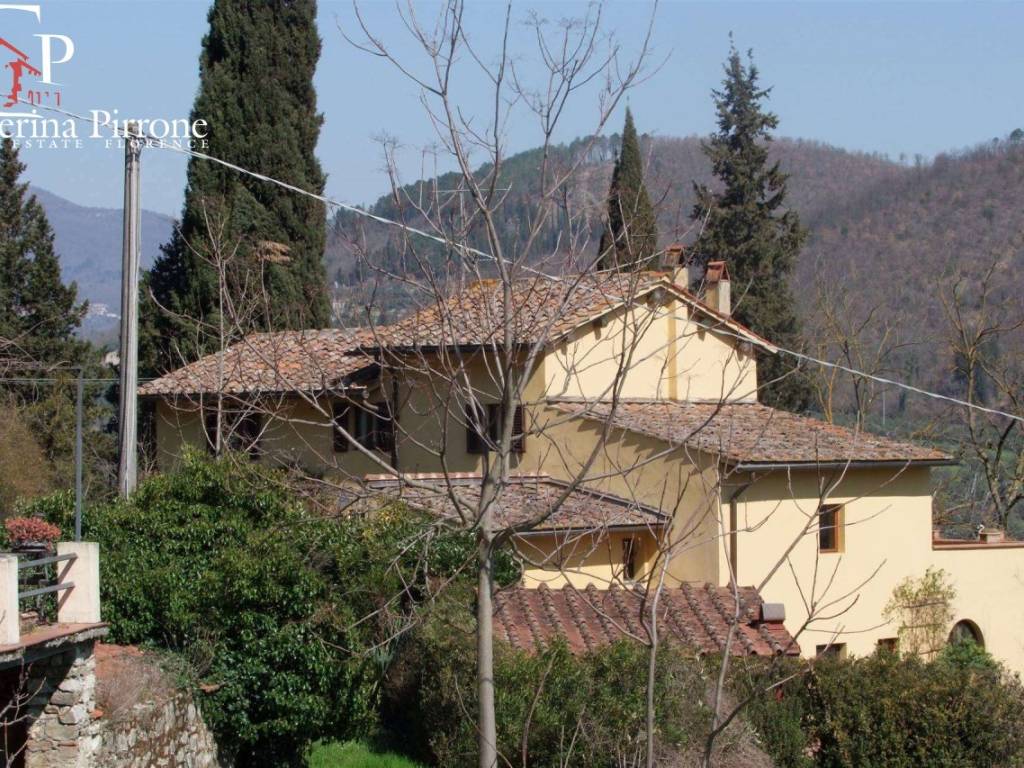 Bagno a Ripoli vendesi colonica