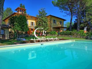 CERTALDO CHIANTI VENDESI VILLA CON PISCINA RISTRUTTURATA