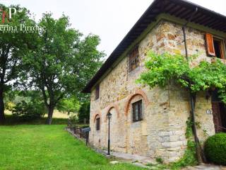 Molin del Piano vendita colonica con terreno