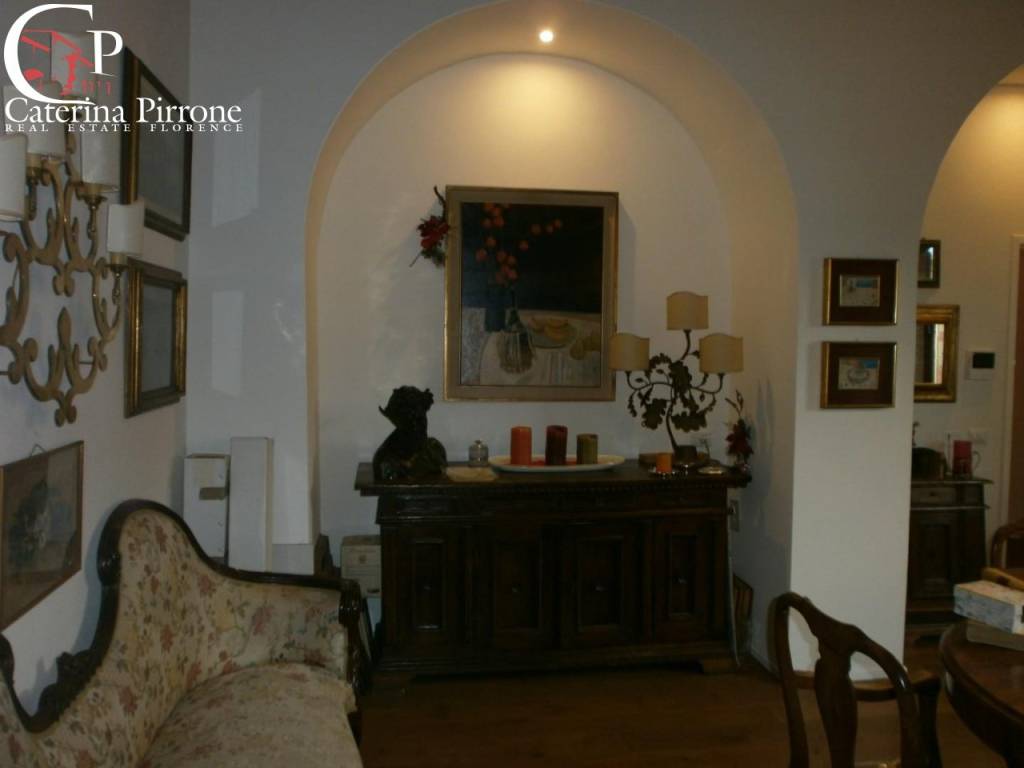 Firenze Careggi collinare vendesi appartamento in villa