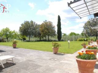 Bagno a Ripoli  vendesi villa e colonica con piscina