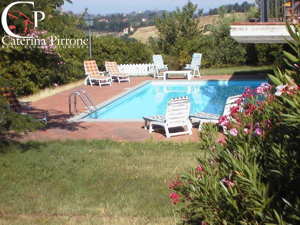 Bagno a Ripoli  vendesi villa e colonica con piscina