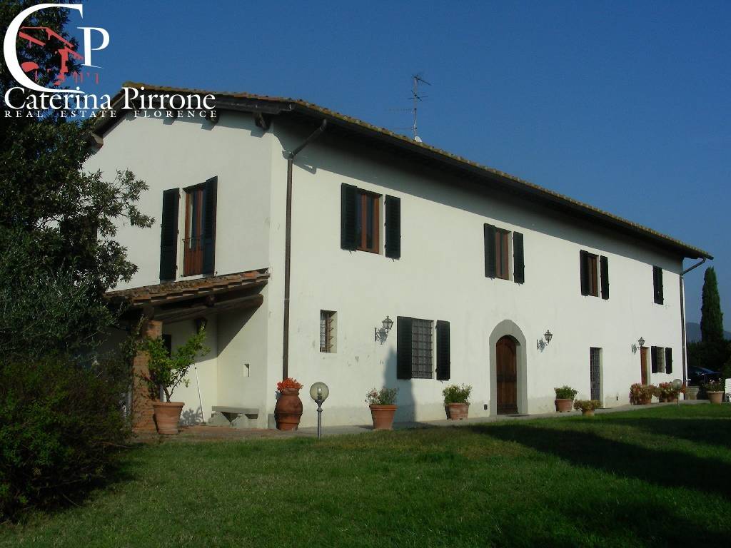 Bagno a Ripoli  vendesi villa e colonica con piscina